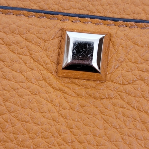 Salvatore Ferragamo The Studio Soft Bag Olivello - Picture 11 of 15